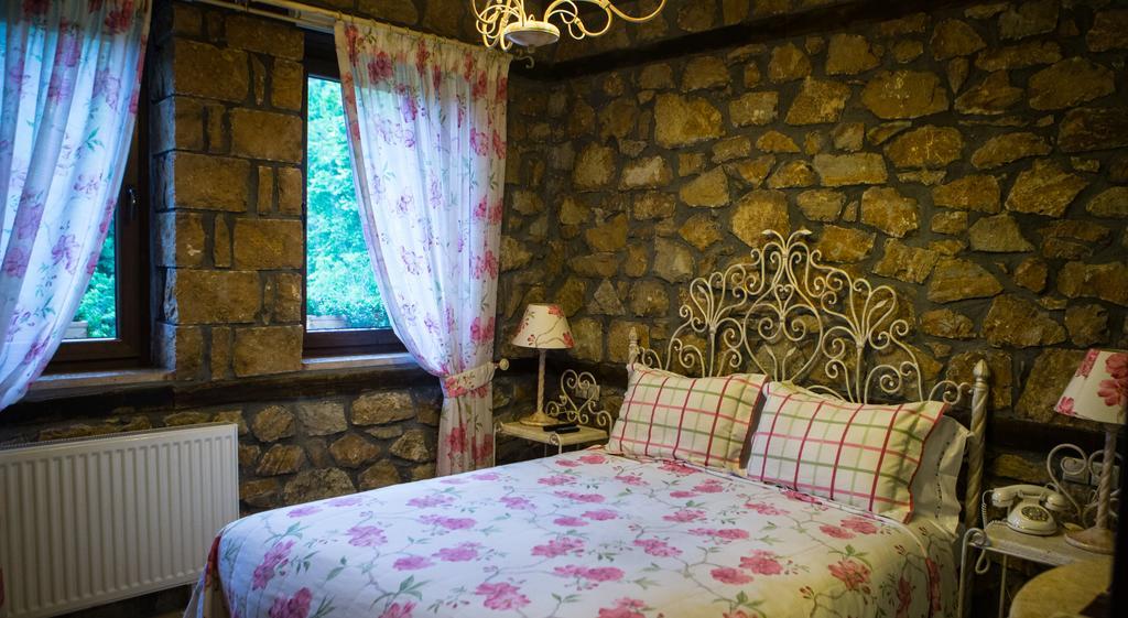 Archontiko Emmanouilidi Suites Loutraki (Pella) Exterior foto