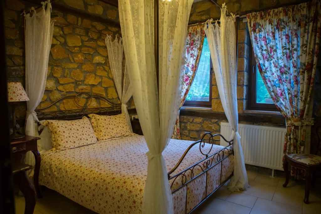 Archontiko Emmanouilidi Suites Loutraki (Pella) Quarto foto